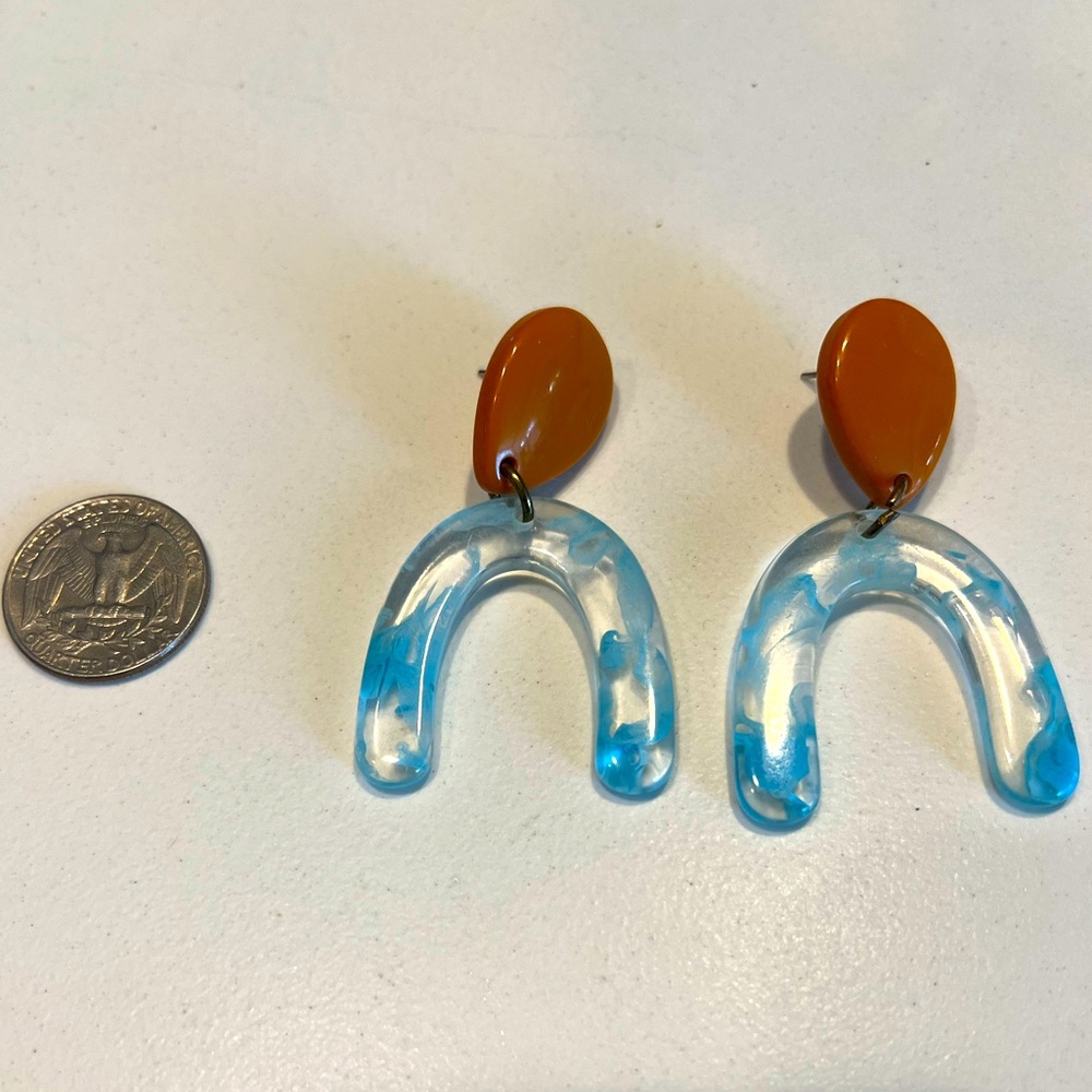 Madewell amber and turquoise acrylic earrings.
